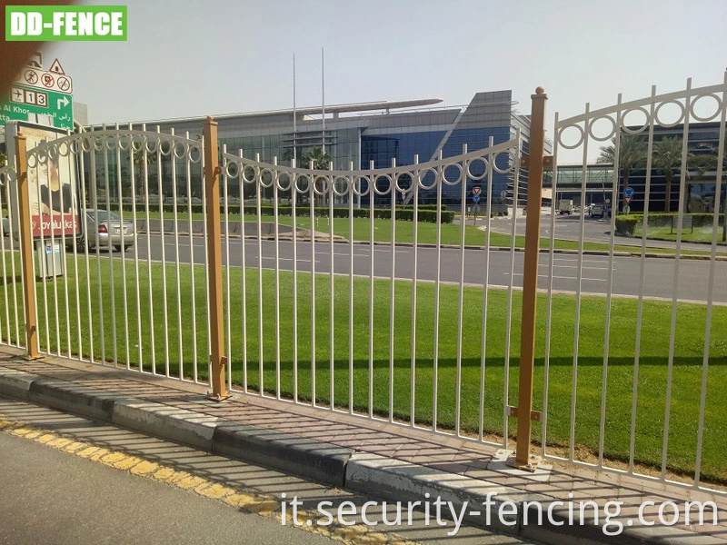 Pannello decorativo esterno curvo ondata in metallo in acciaio / ferro battuto / recinto di alluminio per barriera pedonale stradale municipale